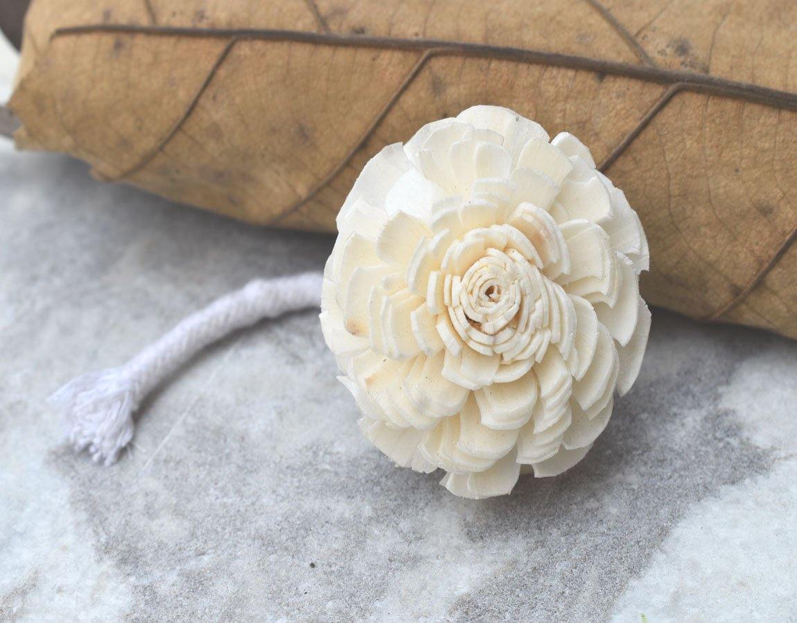 Cedar Reed Diffuser Sola Wood Flower with Rope