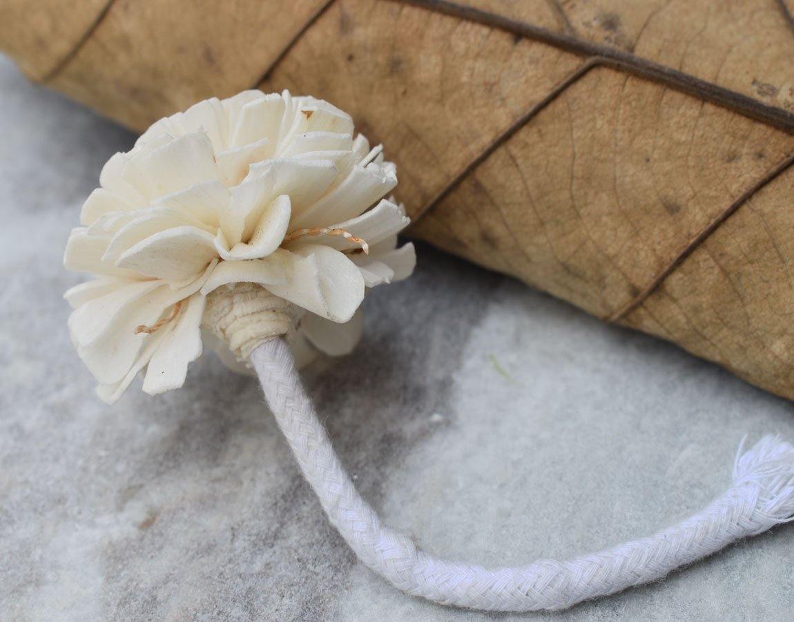 Cedar Reed Diffuser Sola Wood Flower with Rope