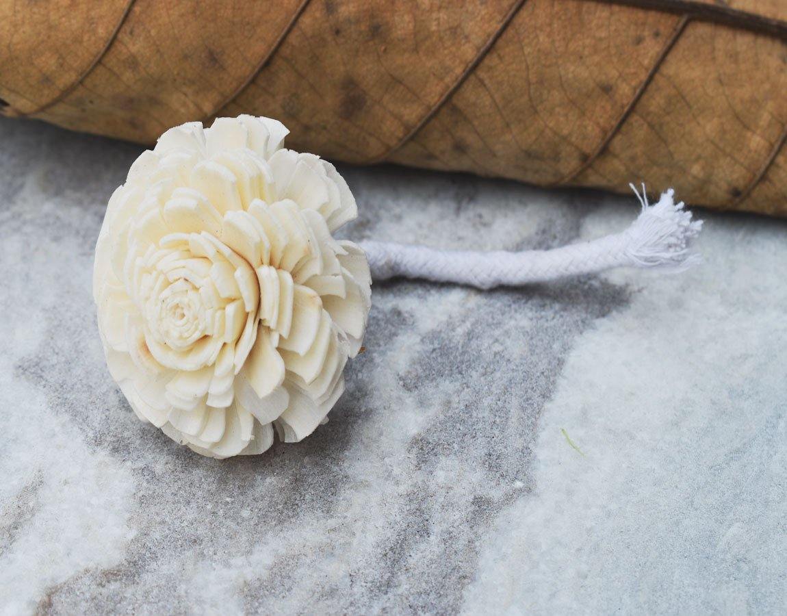 Cedar Reed Diffuser Sola Wood Flower with Rope