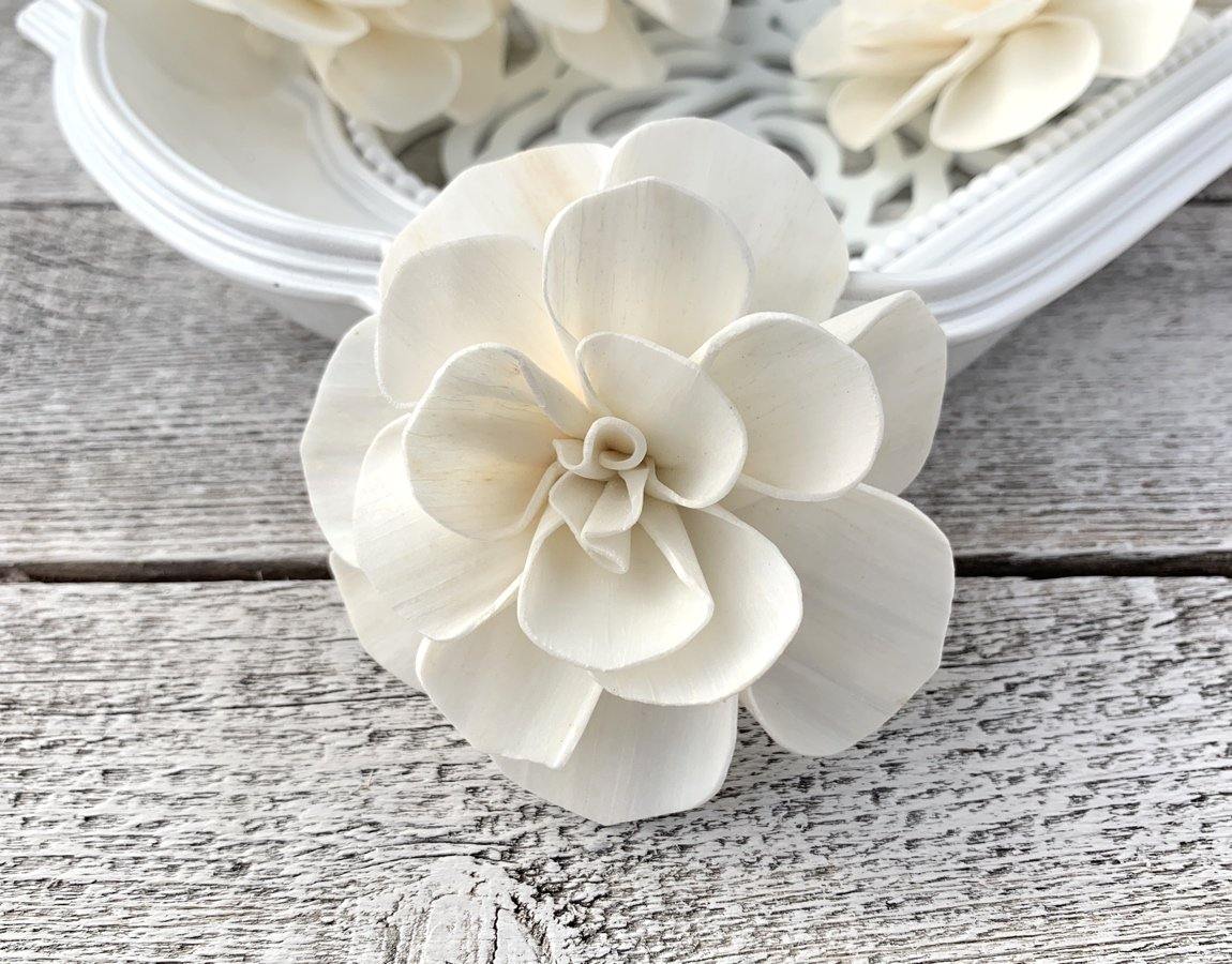 Maria Sola Wood Flower